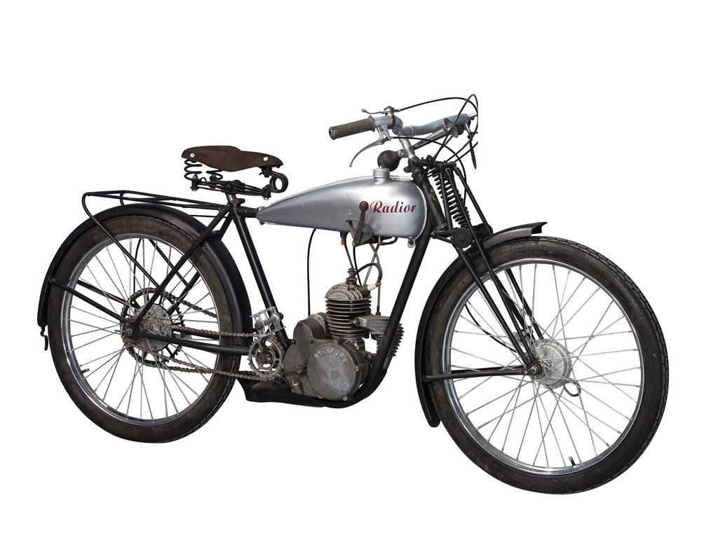 LA-8016-Vintage-Radior-Motorbike-002